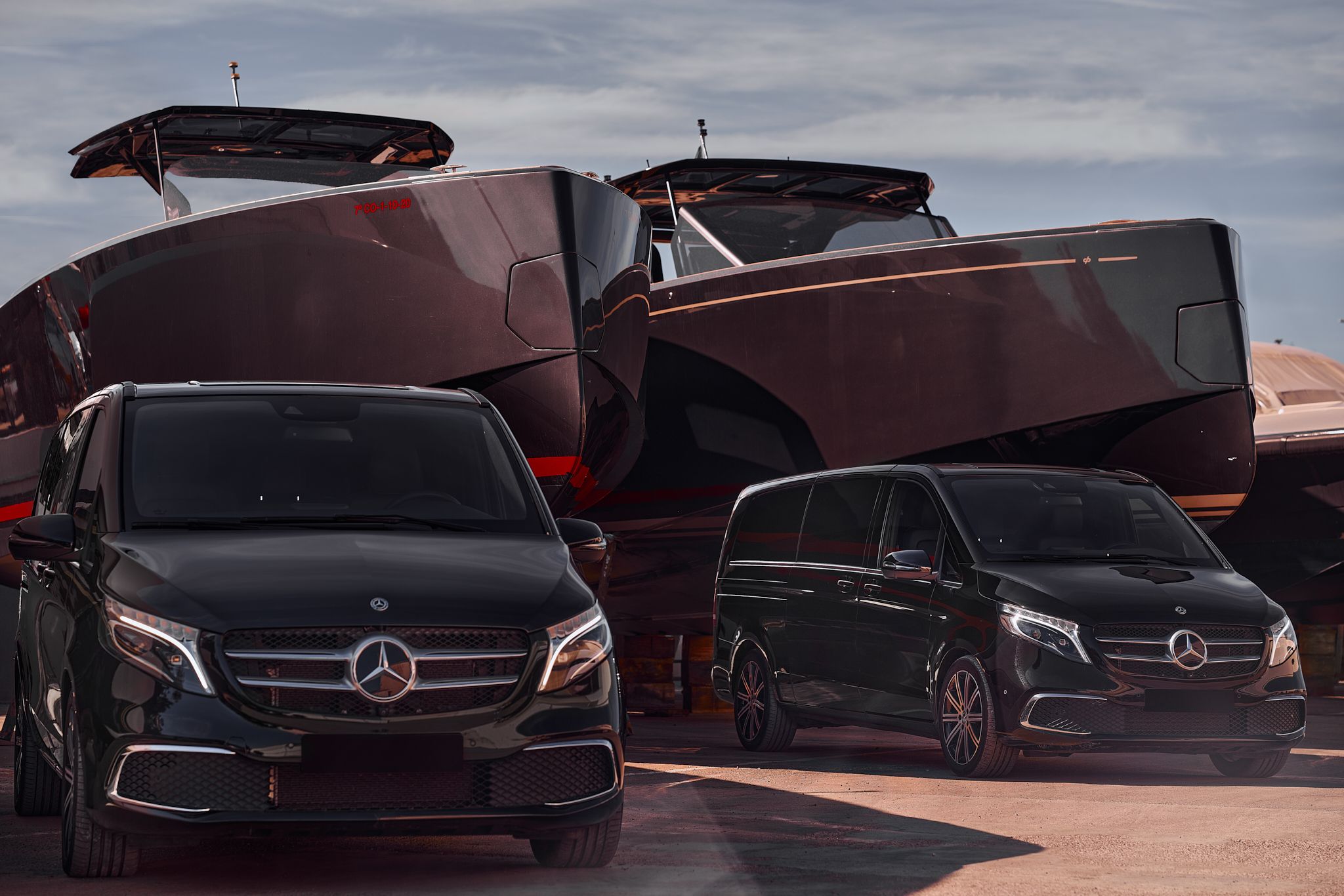 Mercedes V-Class yacht transfer at Mallorca marina